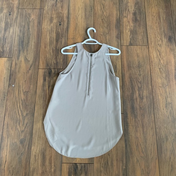 Wilfred Tank Top with Back Zipper - Picture 3 of 3